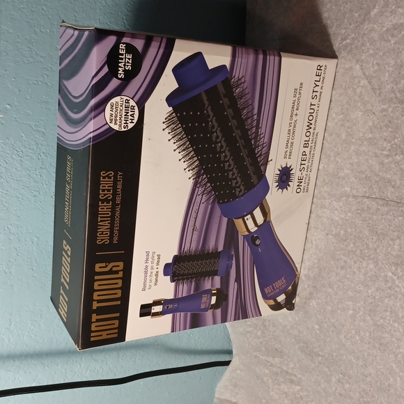 Hot tools signature series  one step blowout styler - Picture 1 of 7